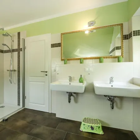 Haus Nele Будинок відпочинку Sellin (Rugen)